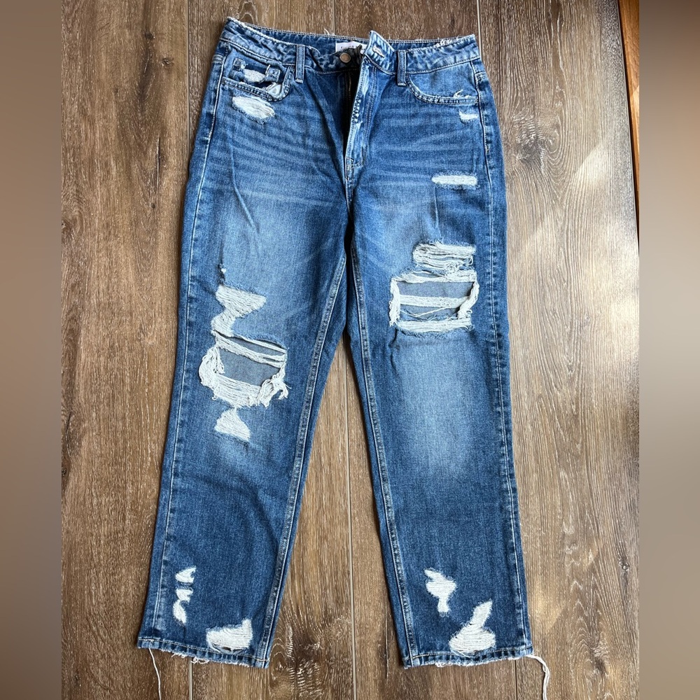 NWOT Flying Monkey destructed jeans
